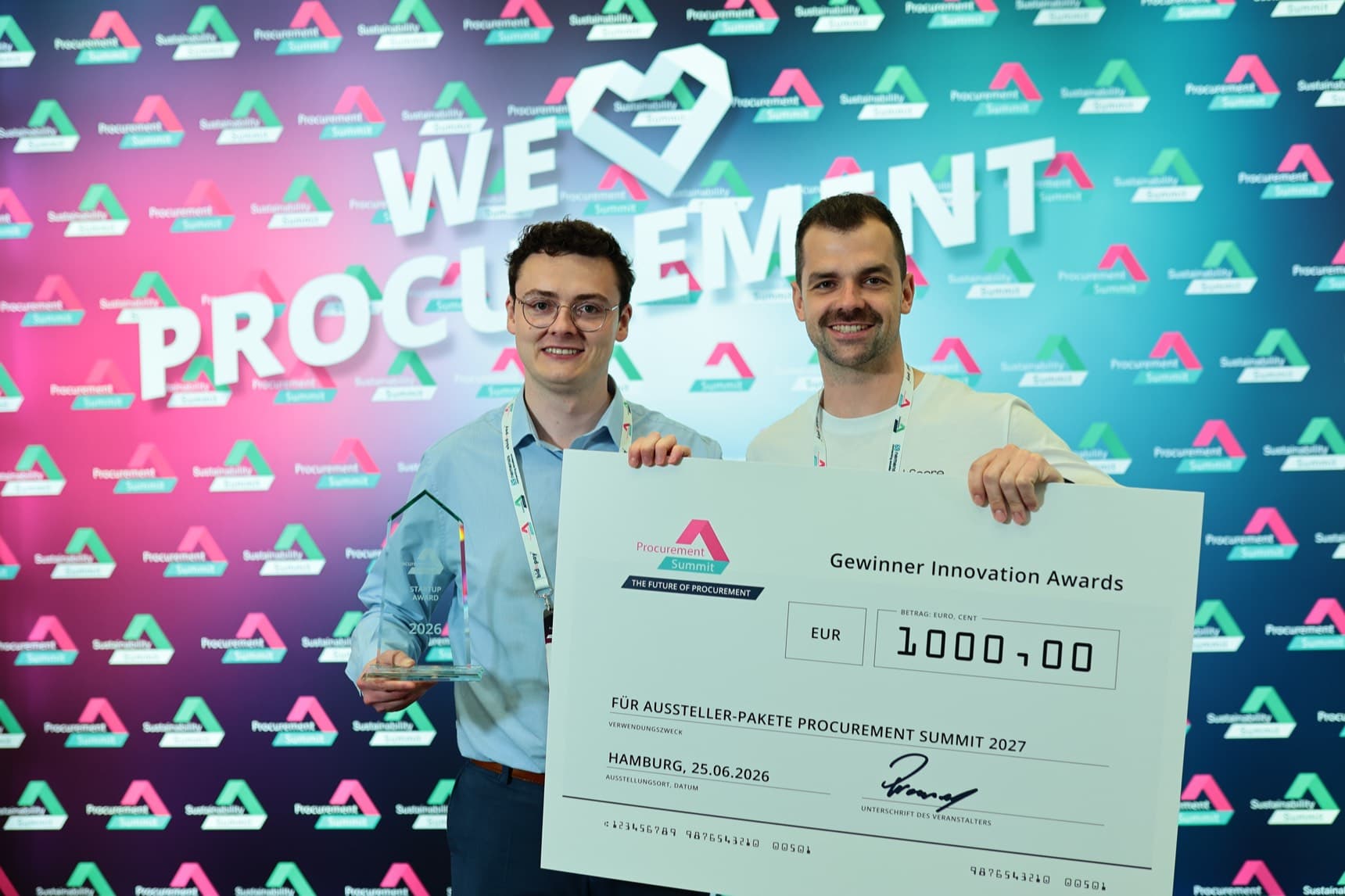 The FlockScore team with the Startup Innovation Award trophy and winner's cheque at Procurement Summit Hamburg