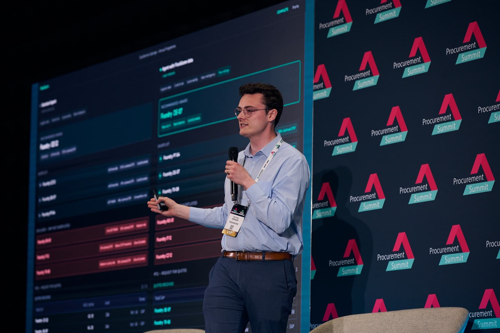 The FlockScore pitch on stage at Procurement Summit Hamburg